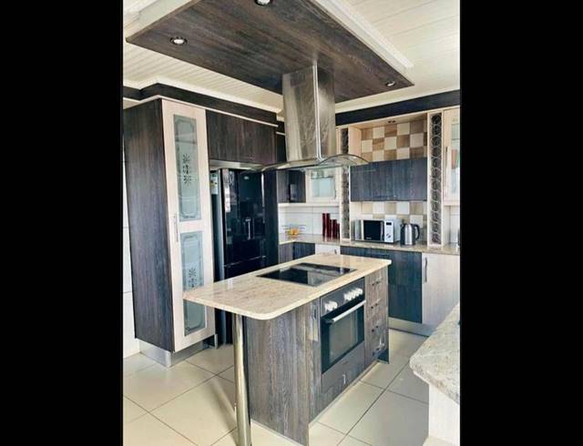3 BEDROOM HOUSE FOR SALE IN LAKESIDE